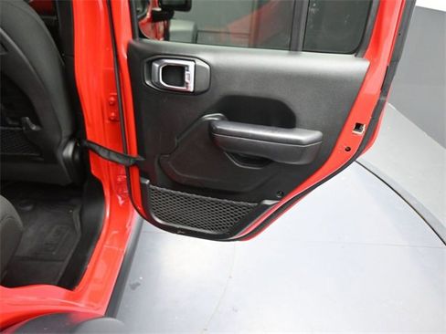 Used 2018 Jeep Wrangler Unlimited Rubicon w/ Dual Top Group image 13