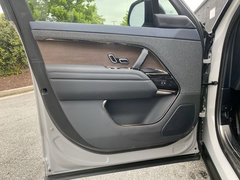 Used 2024 Land Rover Range Rover Sport SE image 13