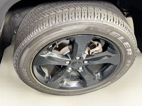 Used 2023 Jeep Grand Cherokee Altitude image 30