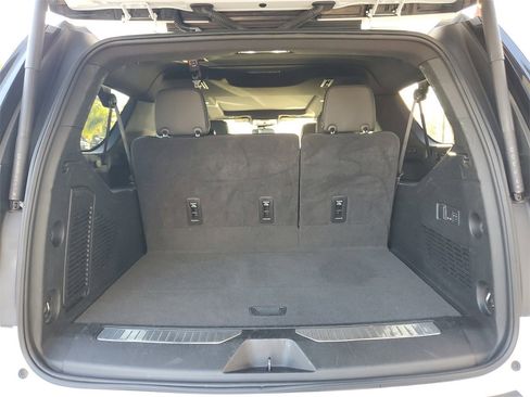 Used 2024 GMC Yukon XL Denali image 9