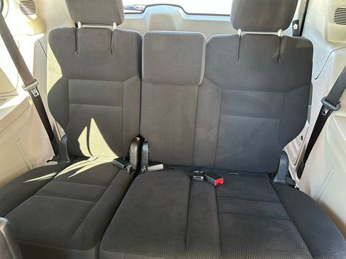 Used 2019 Dodge Grand Caravan SE w/ UConnect Hands-Free Group image 12