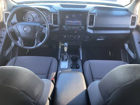 Used 2022 Nissan Frontier SV w/ Technology Package image 11