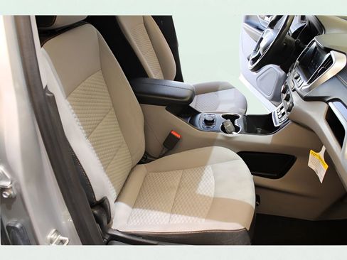 Used 2020 GMC Terrain SLE w/ Driver Convenience Package image 17