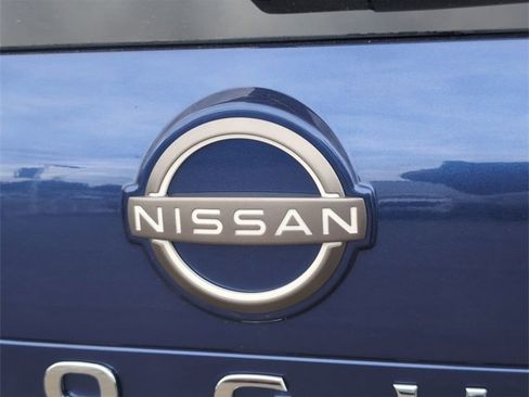 Used 2022 Nissan Rogue SV image 29