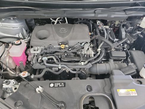Used 2021 Toyota Sienna XLE FWD image 25