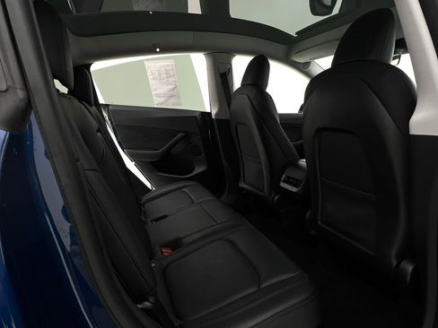 Used 2021 Tesla Model Y Long Range image 16