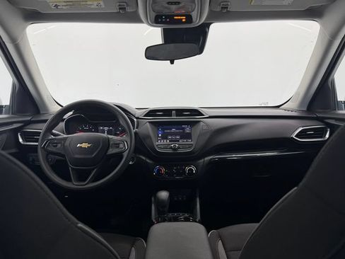 Used 2023 Chevrolet TrailBlazer LT FWD image 6