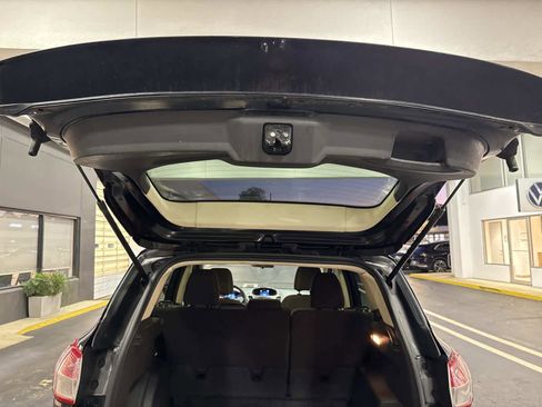 Used 2015 Ford Escape SE image 12