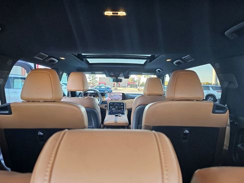 Used 2025 Nissan Armada Platinum Reserve image 13