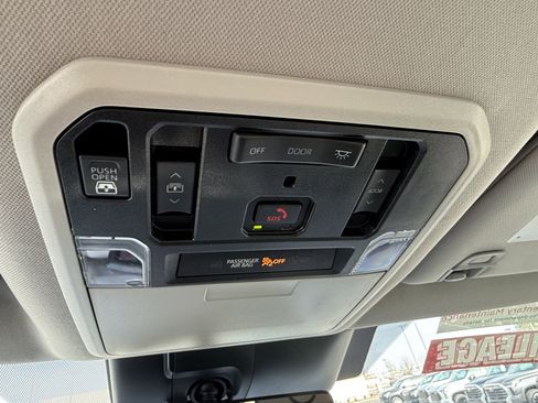 Used 2023 Toyota Tundra Limited image 24