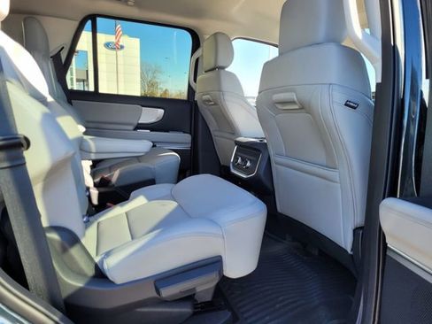 New 2026 Ford Expedition Active image 11