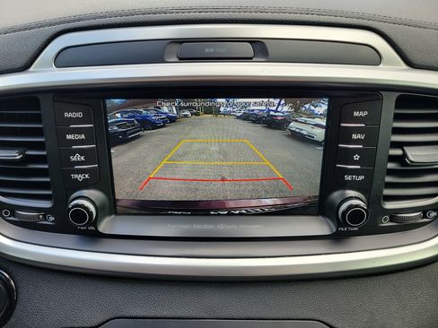 Used 2019 Kia Sorento EX w/ EX Touring Package image 36