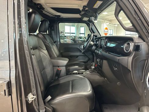 Used 2021 Jeep Wrangler Unlimited Sahara image 38