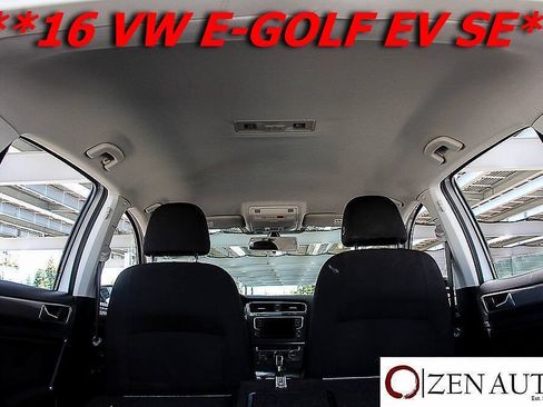 Used 2016 Volkswagen e-Golf SE FWD image 32