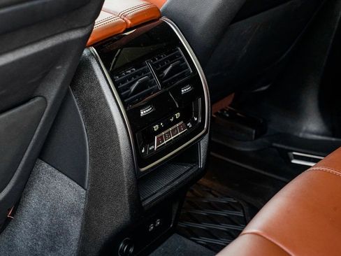 Used 2025 BMW X5 M60i image 18