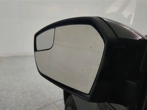 Used 2017 Ford Escape SE w/ SE Sport Appearance Package image 24