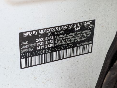 Used 2023 Mercedes-Benz EQB 300 4MATIC image 24