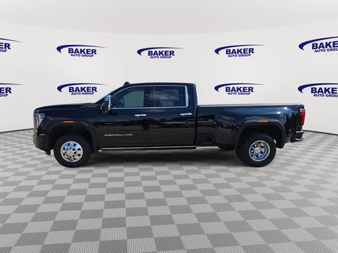 Used 2024 GMC Sierra 3500 Denali Ultimate AWD/4WD image 8