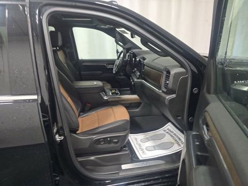 Used 2024 Chevrolet Silverado 3500 High Country w/ High Country Premium Package AWD/4WD image 8