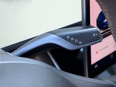 Used 2020 Tesla Model Y Long Range image 40