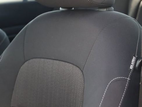 Used 2025 Nissan Altima 2.5 SV FWD image 13