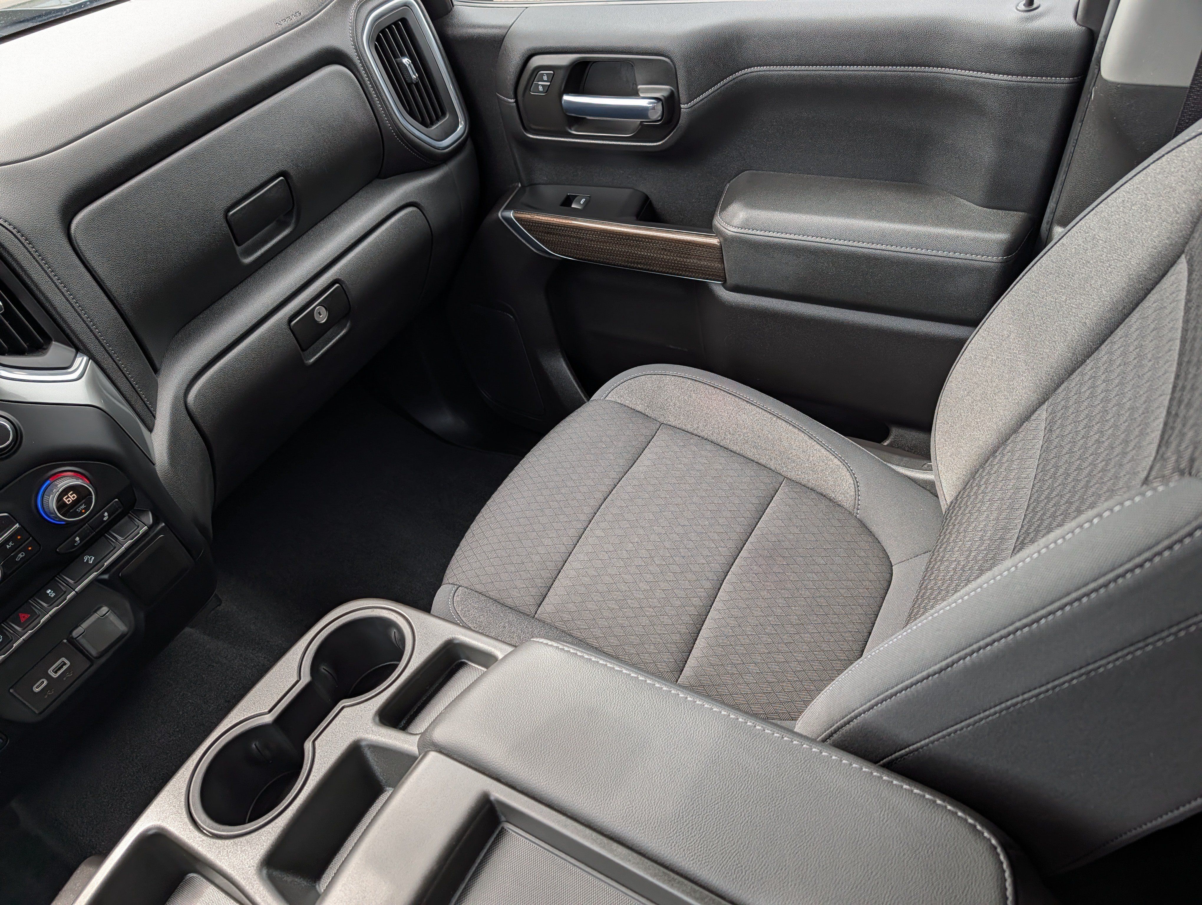 Used 2020 Chevrolet Silverado 1500 RST AWD/4WD image 11