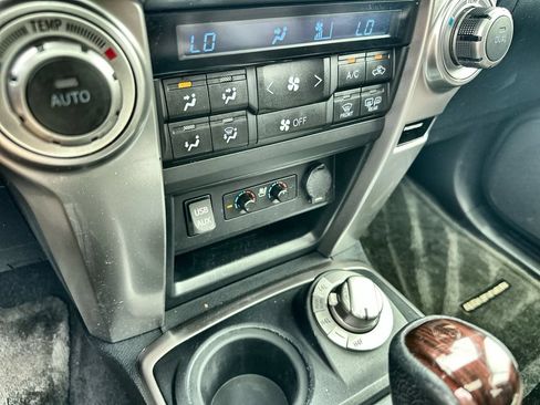 Used 2018 Toyota 4Runner Limited AWD/4WD image 27