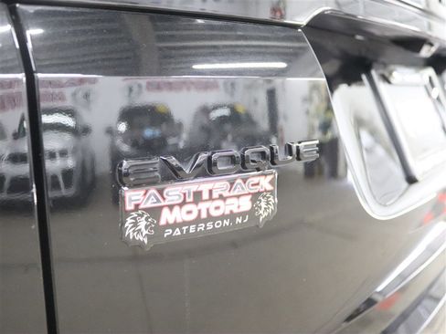 Used 2022 Land Rover Range Rover Evoque R-Dynamic S image 7