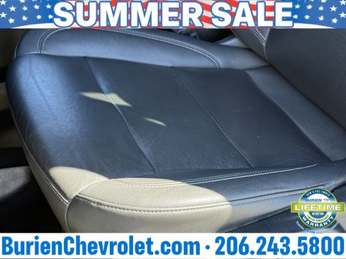 Used 2022 Chevrolet Suburban Z71 AWD/4WD image 11