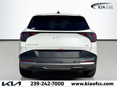 New 2026 Kia Sportage LX image 4