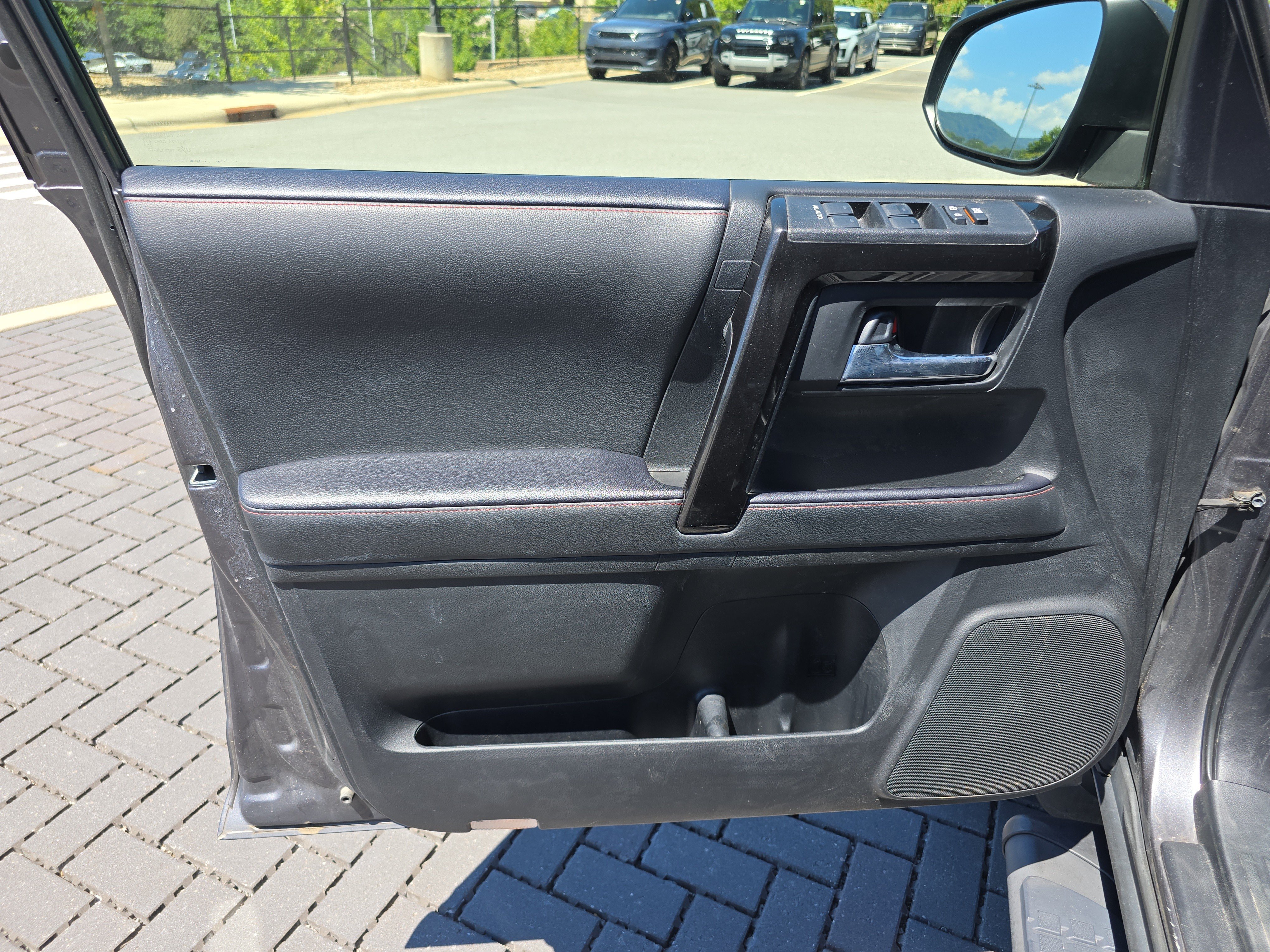 Used 2021 Toyota 4Runner TRD Off-Road Premium w/ Moonroof Package AWD/4WD image 18