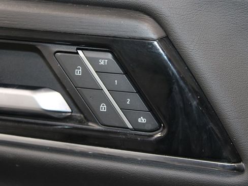 Used 2025 GMC Yukon Denali AWD/4WD image 29