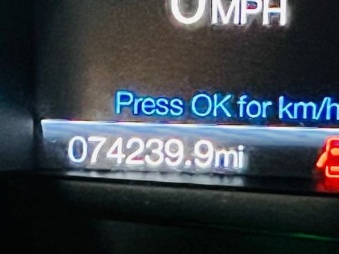 Used 2021 Ford Edge Titanium AWD/4WD image 10