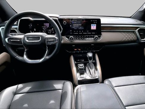 Used 2025 GMC Canyon Denali AWD/4WD image 16
