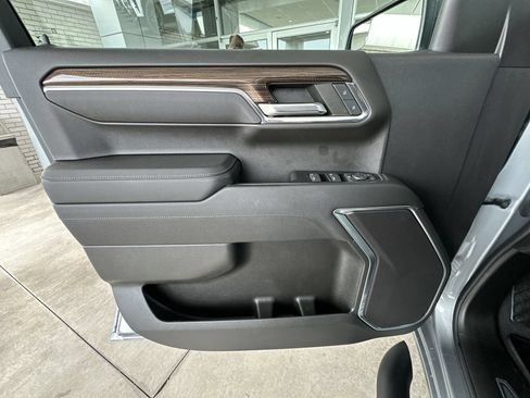Certified 2023 Chevrolet Silverado 1500 RST w/ Redline Edition AWD/4WD image 22