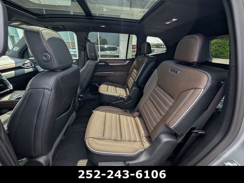 Used 2026 GMC Acadia Denali Ultimate w/ LPO, Floor Liner Package AWD/4WD image 12