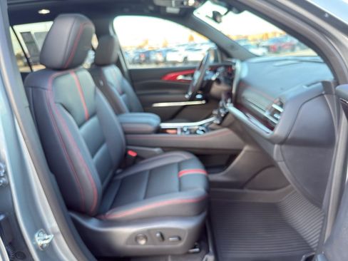 New 2026 Chevrolet Traverse RS w/ LPO, Floor Liner Package AWD/4WD image 57