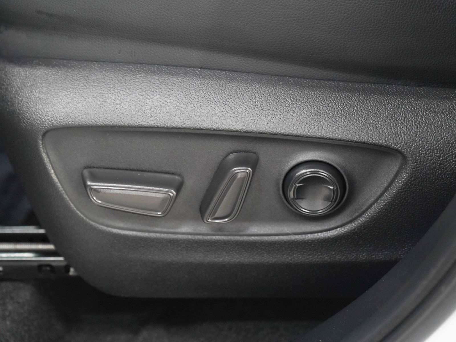 Used 2024 Toyota Highlander Limited AWD/4WD image 27