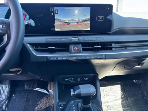 Used 2025 Kia K4 LXS image 17