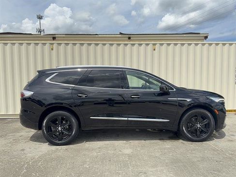 Used 2023 Buick Enclave Essence w/ Sport Touring Edition FWD image 2
