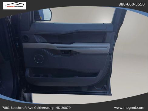 Used 2019 Ford Expedition XLT w/ Equipment Group 202A RWD image 25