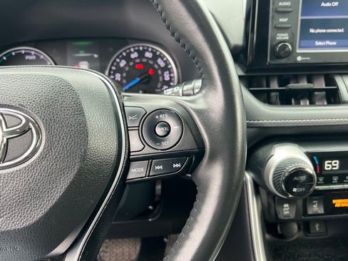 Used 2021 Toyota RAV4 XLE w/ XLE Grade Weather Package image 22