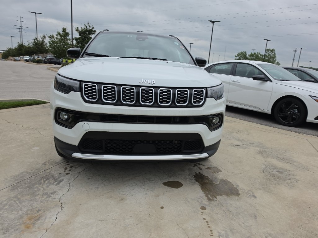 Used 2025 Jeep Compass Limited AWD/4WD image 2