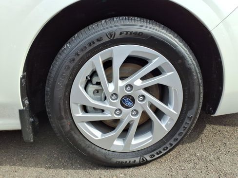 Certified 2025 Subaru Impreza 2.0i image 5