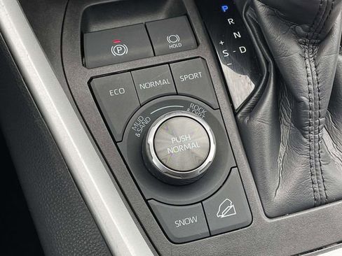 Used 2024 Toyota RAV4 Adventure image 32