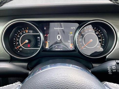 Used 2022 Jeep Wrangler Unlimited Sahara AWD/4WD image 22