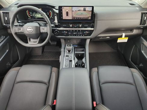 New 2026 Nissan Pathfinder SL image 17