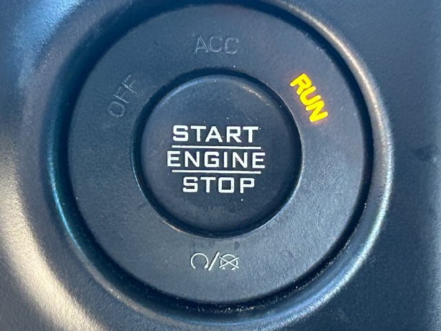 Used 2023 Jeep Wrangler Unlimited Sahara w/ Cold Weather Group AWD/4WD image 18