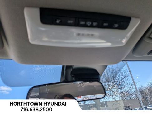 Used 2021 Nissan Versa SV image 23