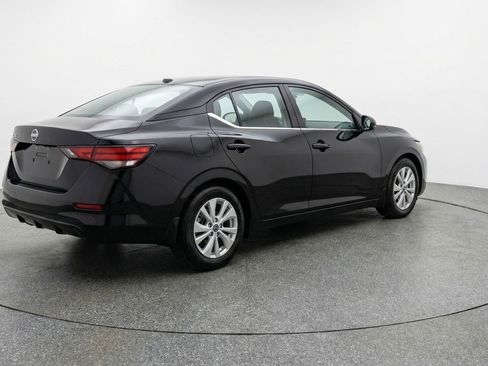 Used 2025 Nissan Sentra S FWD image 9